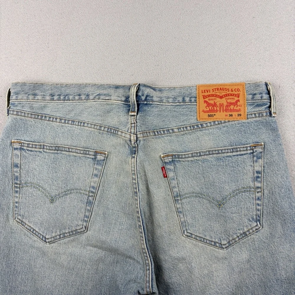 Levi's 501 Jeans Men's 36x29 Light Wash Button Fly Straight Leg